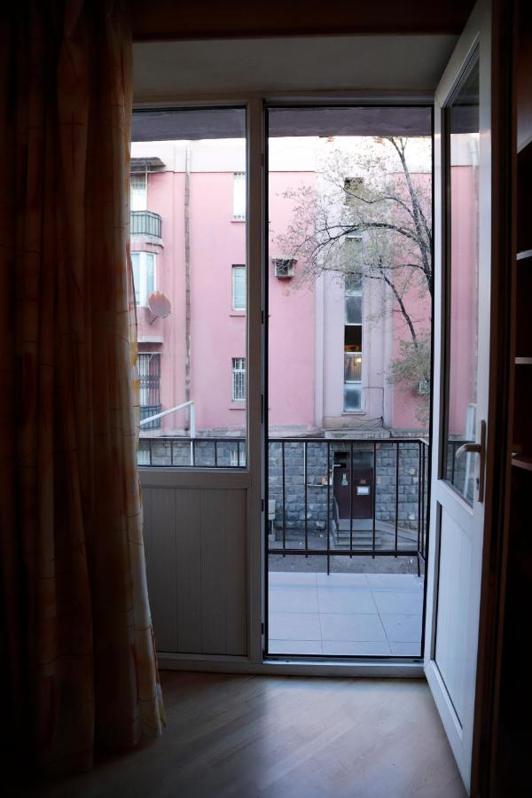 Am Studio Apartamento Erevan Exterior foto